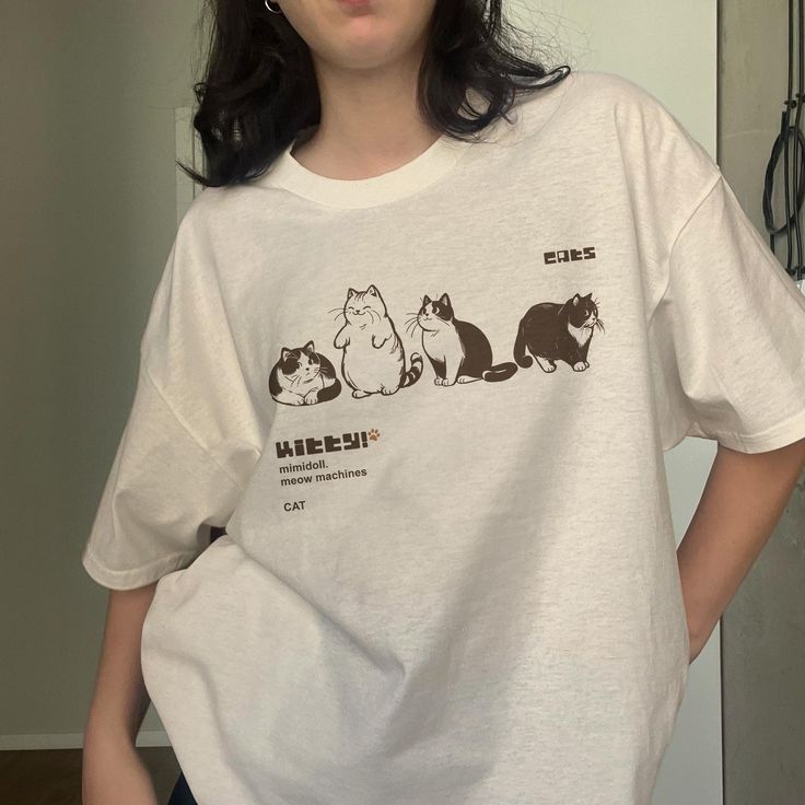 Doodle Cat Tshirt Beige